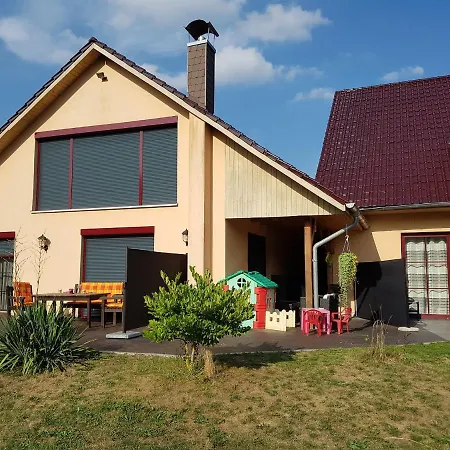 Reizendes Mit Swimmingpool Naehe Ostsee Moor-Rolofshagen