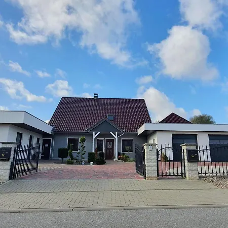 펜션 Reizendes Mit Swimmingpool Naehe Ostsee