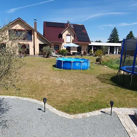 펜션 Reizendes Mit Swimmingpool Naehe Ostsee *